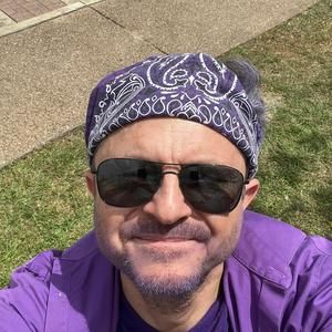 Meet your Posher, Carlos